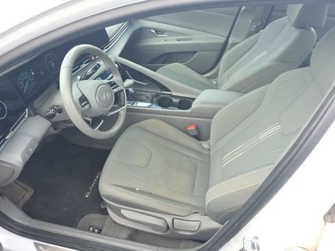 Used 2025 Hyundai Elantra SEL FWD image 5