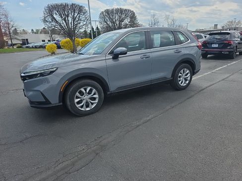 Used 2024 Honda CR-V LX image 3