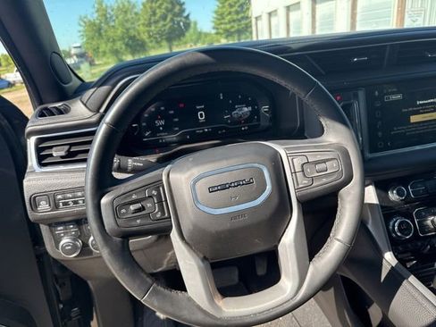 Used 2024 GMC Yukon Denali AWD/4WD image 17