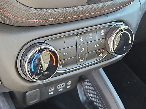 Used 2023 Chevrolet TrailBlazer RS image 14