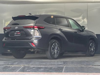 Used 2023 Toyota Highlander XLE