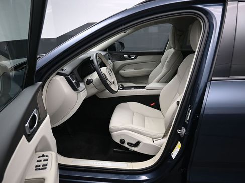 Used 2024 Volvo XC60 B5 Plus w/ Protection Package Premier image 9