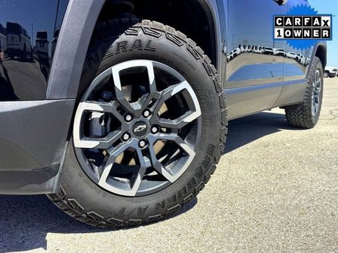 Used 2025 Chevrolet Equinox ACTIV w/ Safety and Technology Package image 2