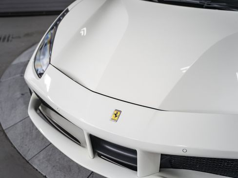 Used 2018 Ferrari 488 GTB RWD image 14