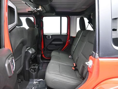 Used 2023 Jeep Wrangler Sahara image 30