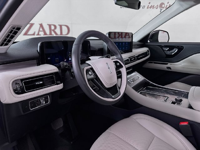 New 2026 Lincoln Aviator 2WD image 9