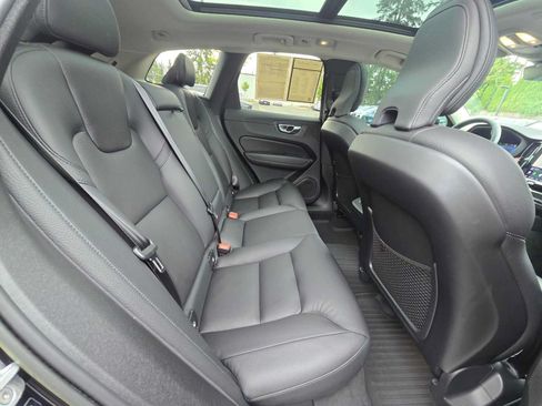 Used 2023 Volvo XC60 B5 Plus w/ Climate Package AWD/4WD image 12