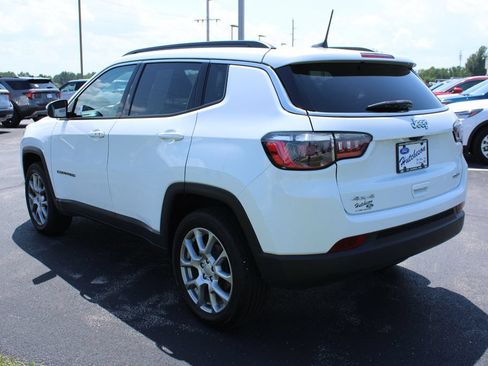 Used 2022 Jeep Compass Latitude AWD/4WD image 8