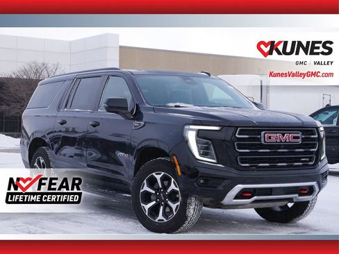 Used 2025 GMC Yukon XL AT4 image 1