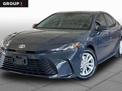Used 2026 Toyota Camry LE w/ Convenience Package FWD image 1