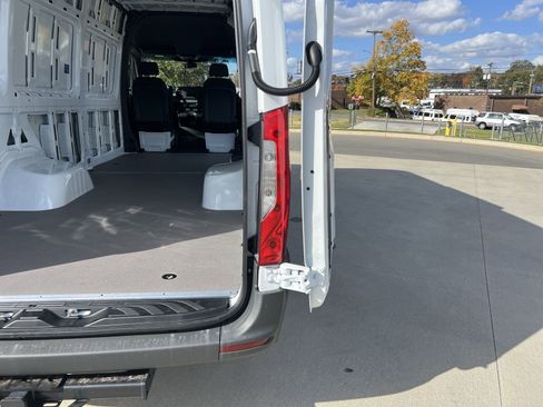 New 2025 Mercedes-Benz Sprinter 3500 image 43