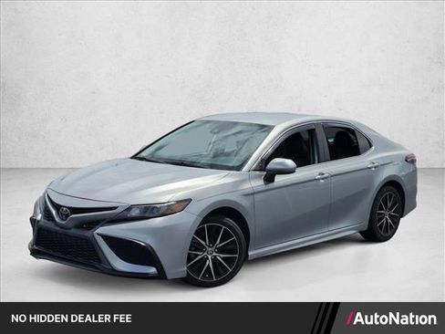 Used 2021 Toyota Camry SE FWD image 1