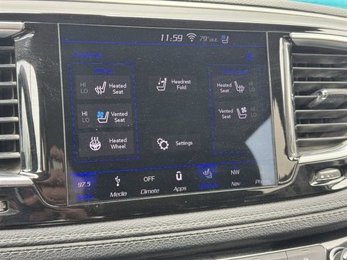 Used 2019 Chrysler Pacifica Limited FWD image 11