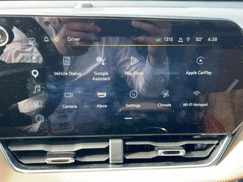 Used 2025 Chevrolet Equinox ACTIV w/ Safety and Technology Package FWD image 7
