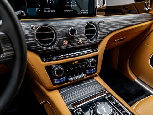 Used 2024 Rolls-Royce Spectre w/ Spectre Launch Package AWD/4WD image 45