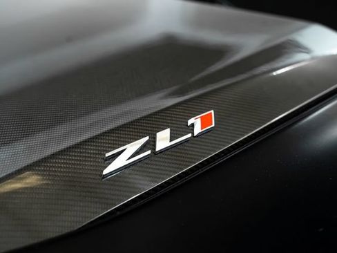 Used 2018 Chevrolet Camaro ZL1 RWD image 15