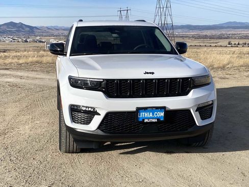 Certified 2023 Jeep Grand Cherokee Limited w/ Black Appearance Package image 13