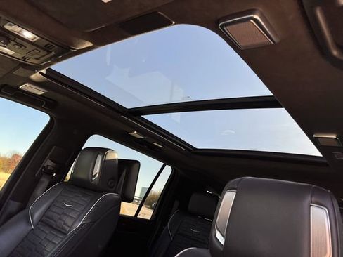 Used 2022 Cadillac Escalade ESV Sport Platinum image 20