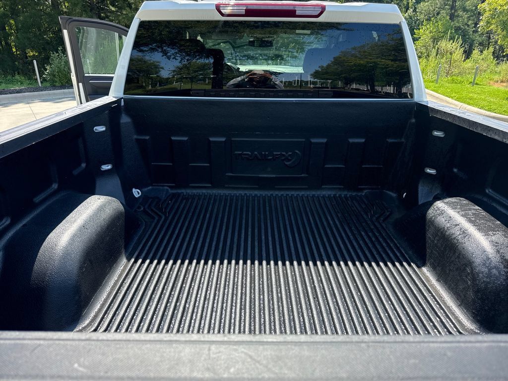 Used 2025 GMC Sierra 1500 SLT RWD image 33