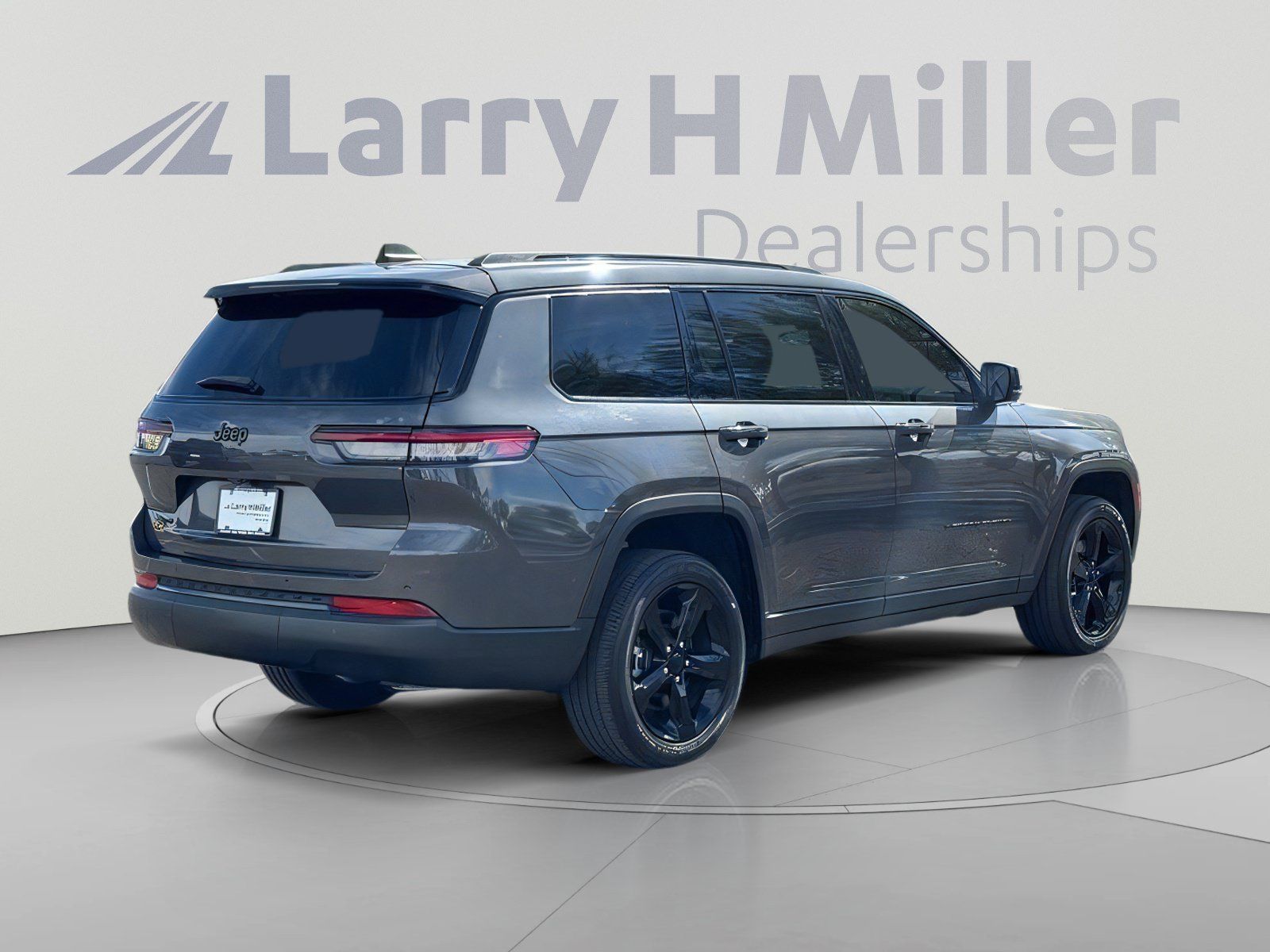 Used 2023 Jeep Grand Cherokee L Laredo AWD/4WD image 6