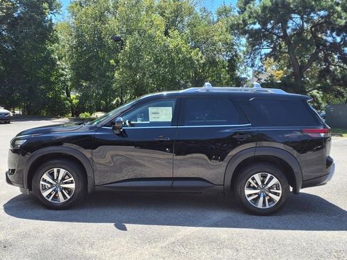 New 2025 Nissan Pathfinder SL image 4