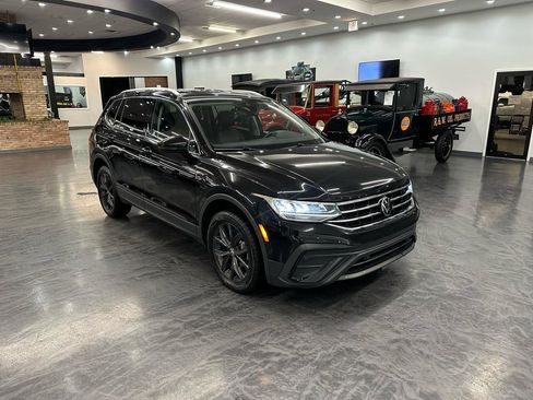 Used 2024 Volkswagen Tiguan Wolfsburg Edition FWD image 3