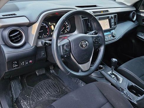 Used 2018 Toyota RAV4 XLE image 10