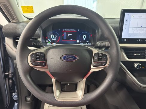 Used 2026 Ford Explorer Active AWD/4WD image 31