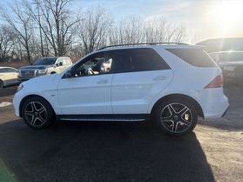 Used 2018 Mercedes-Benz GLE 550e 4MATIC image 4