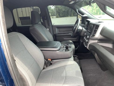 Used 2024 RAM 2500 Tradesman w/ Chrome Appearance Group AWD/4WD image 19
