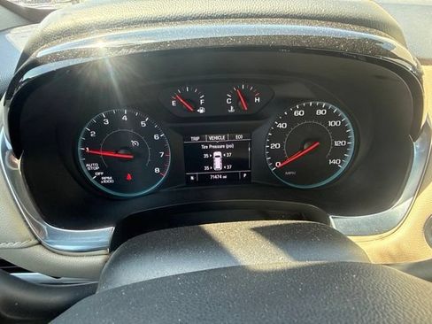 Used 2022 Chevrolet Traverse LS FWD image 8