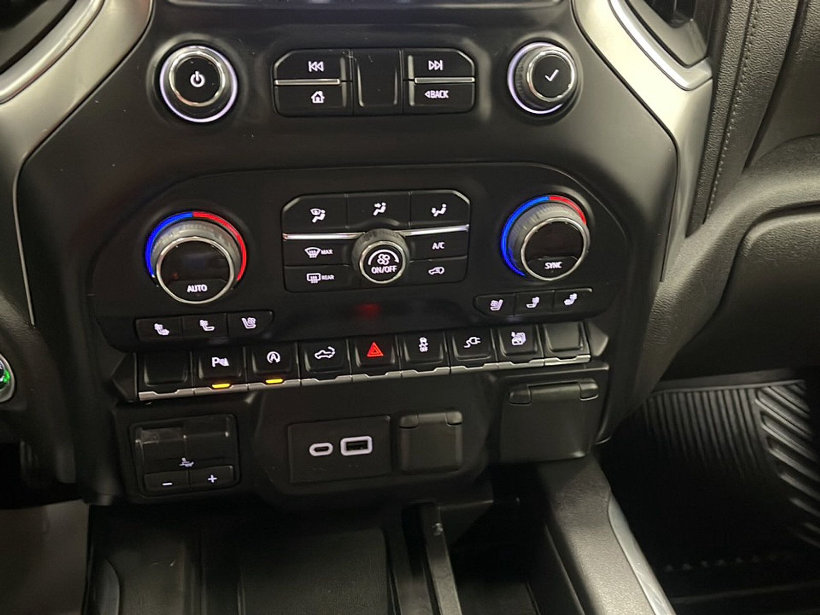 Used 2019 Chevrolet Silverado 1500 LTZ w/ LTZ Plus Package AWD/4WD image 11