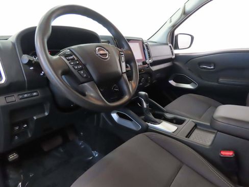 Used 2023 Nissan Frontier SV image 10