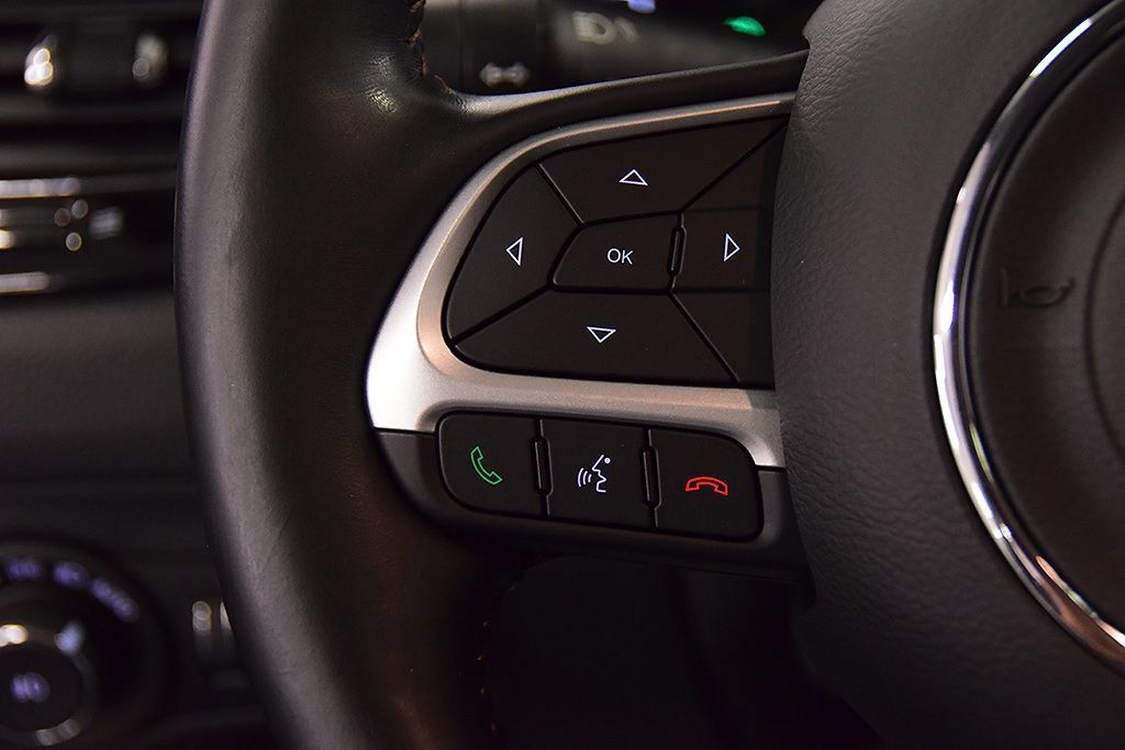 Used 2018 Jeep Compass Limited w/ Navigation Group AWD/4WD image 21