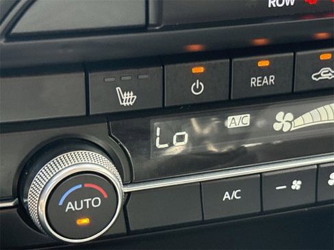 Used 2022 MAZDA CX-9 Touring image 36