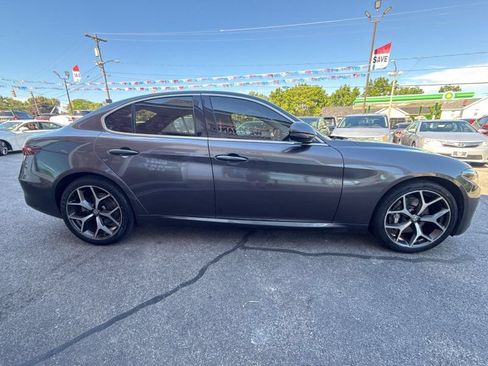 Used 2019 Alfa Romeo Giulia Ti AWD/4WD image 4