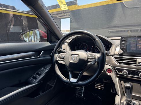 Used 2018 Honda Accord Sport image 18