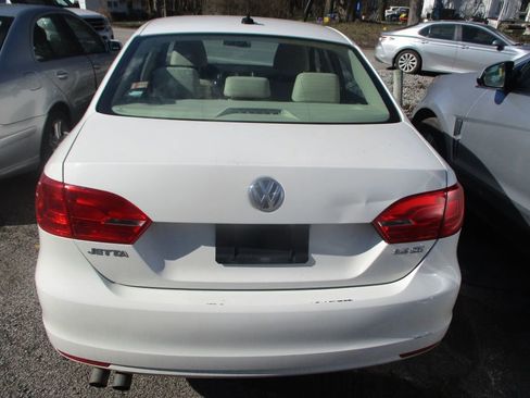 Used 2011 Volkswagen Jetta SE image 5