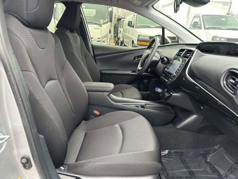 Used 2022 Toyota Prius LE image 25