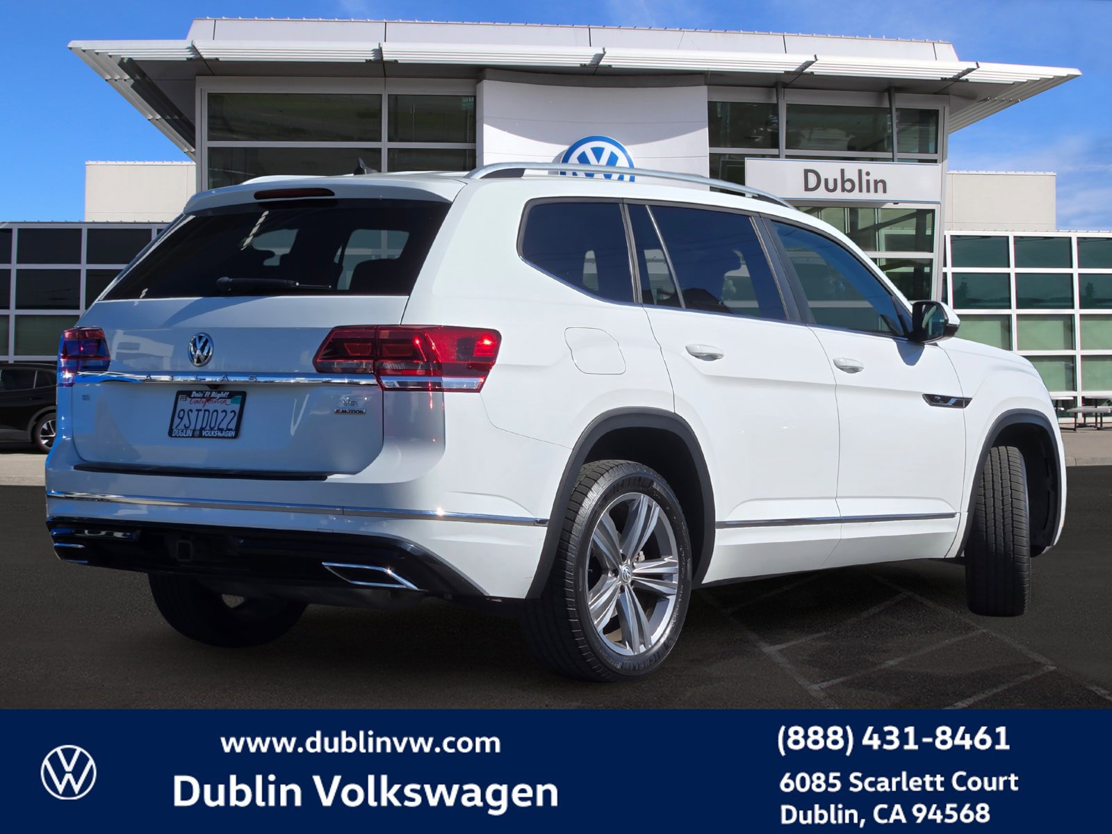 Used 2018 Volkswagen Atlas SE w/ R-Line Package AWD/4WD image 4