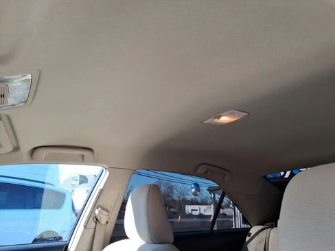 Used 2012 Toyota Camry LE image 26