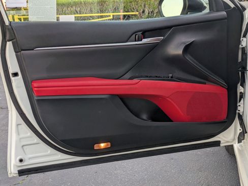 Used 2021 Toyota Camry XSE image 15