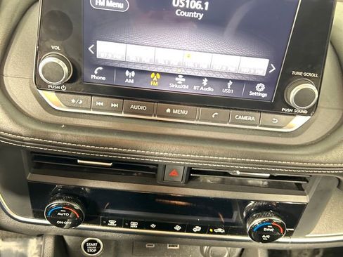 Used 2023 Nissan Rogue SV image 21