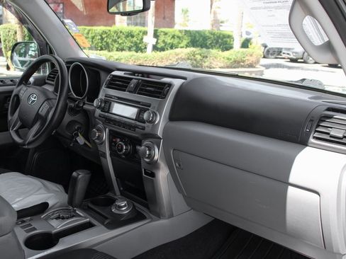 Used 2013 Toyota 4Runner SR5 image 34