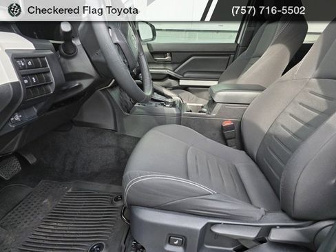 Used 2024 Toyota Tacoma TRD Off-Road image 18