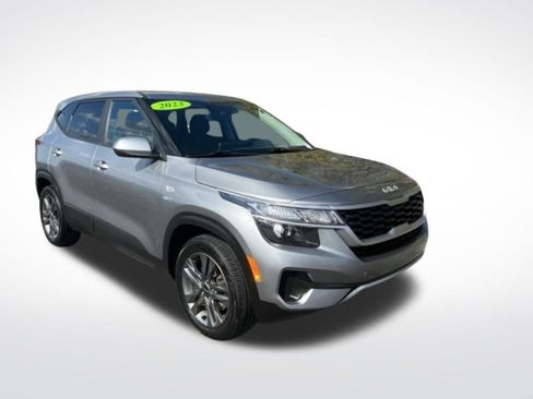 Used 2023 Kia Seltos LX image 2