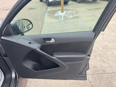 Used 2012 Volkswagen Tiguan S image 15