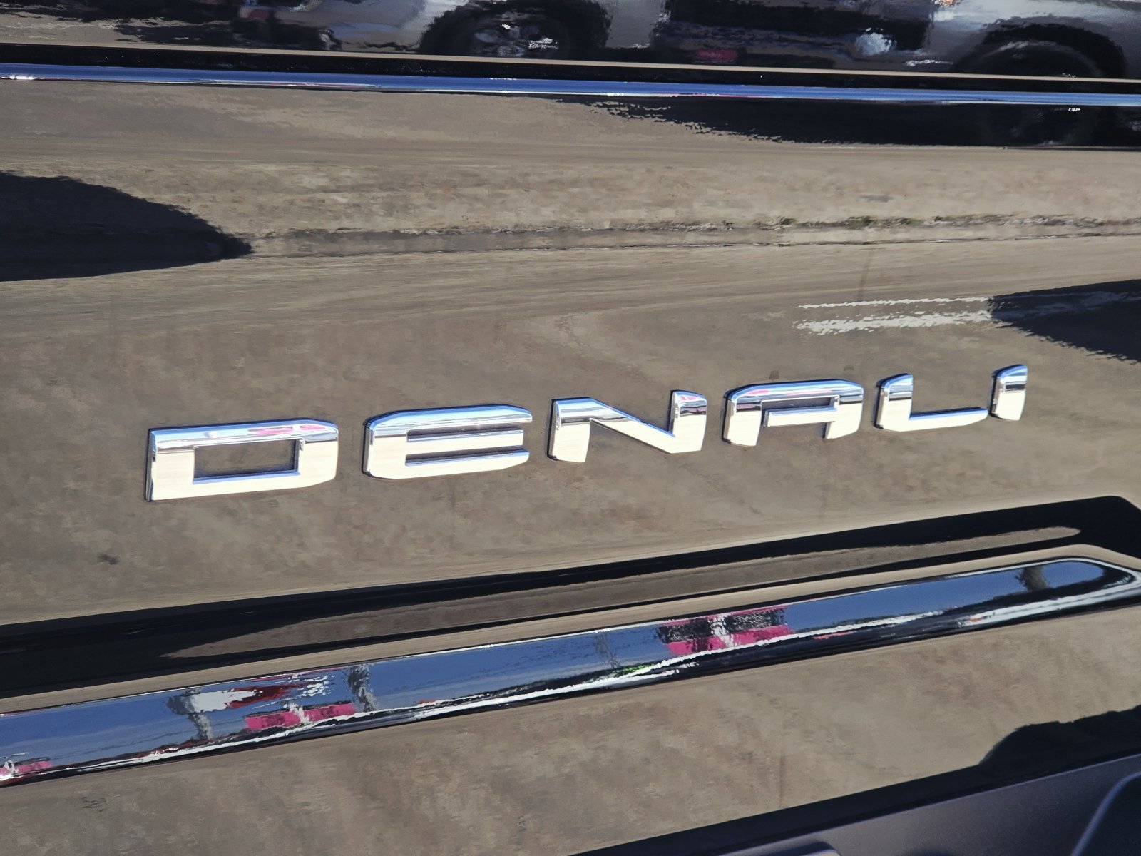 Used 2025 GMC Sierra 2500 Denali Ultimate AWD/4WD image 11
