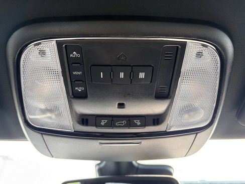 Used 2023 Dodge Durango GT AWD/4WD image 30