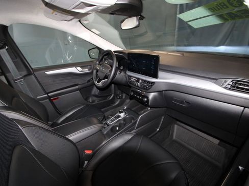 Used 2025 Ford Escape SE w/ PHEV Premium Package image 23